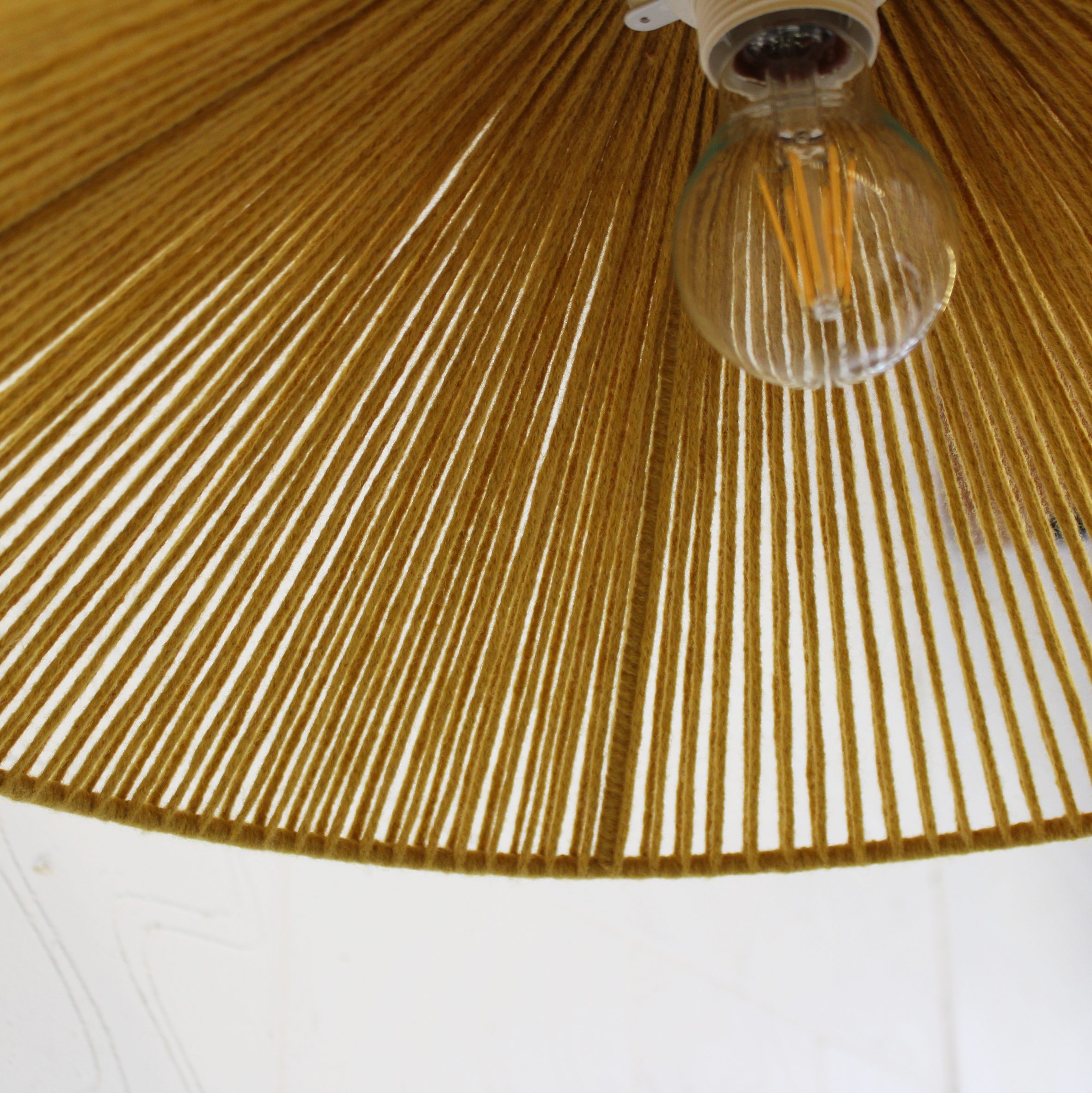 FLARE CLOSEUP GOLD INTERIOR