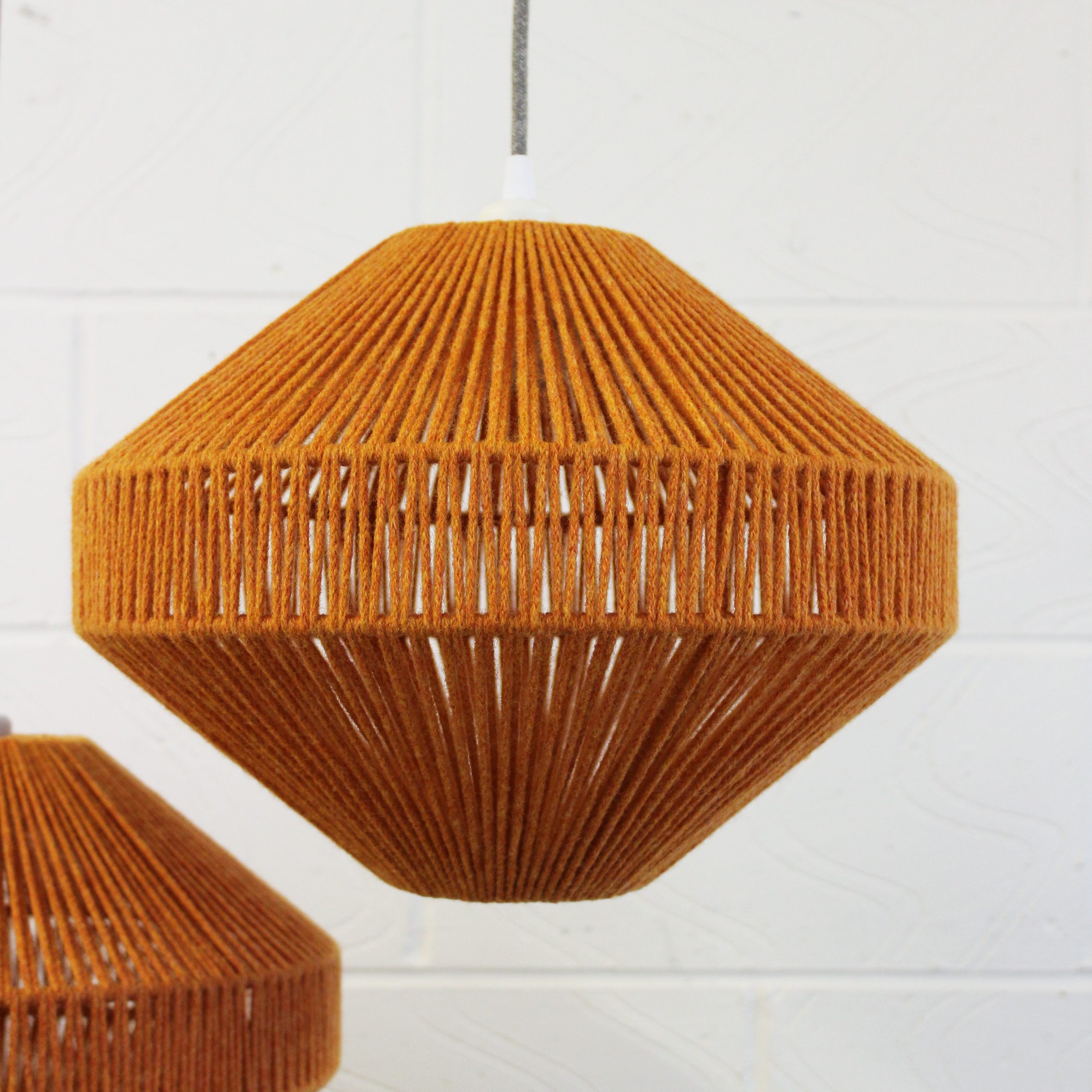 SMALL CAPSULE ORANGE