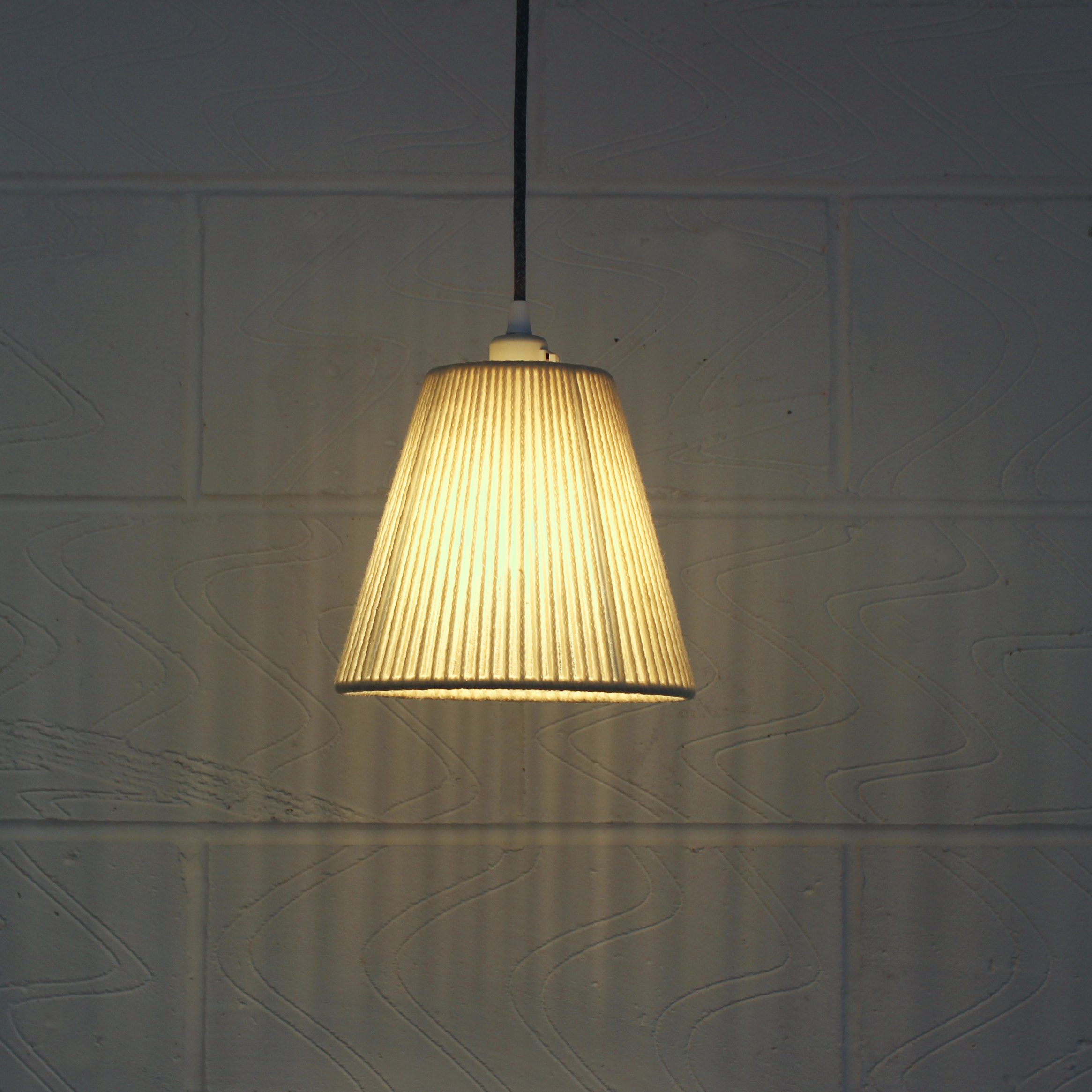 SMALL CONE WOOL WHITE LIT